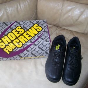 Men black shoes for crews